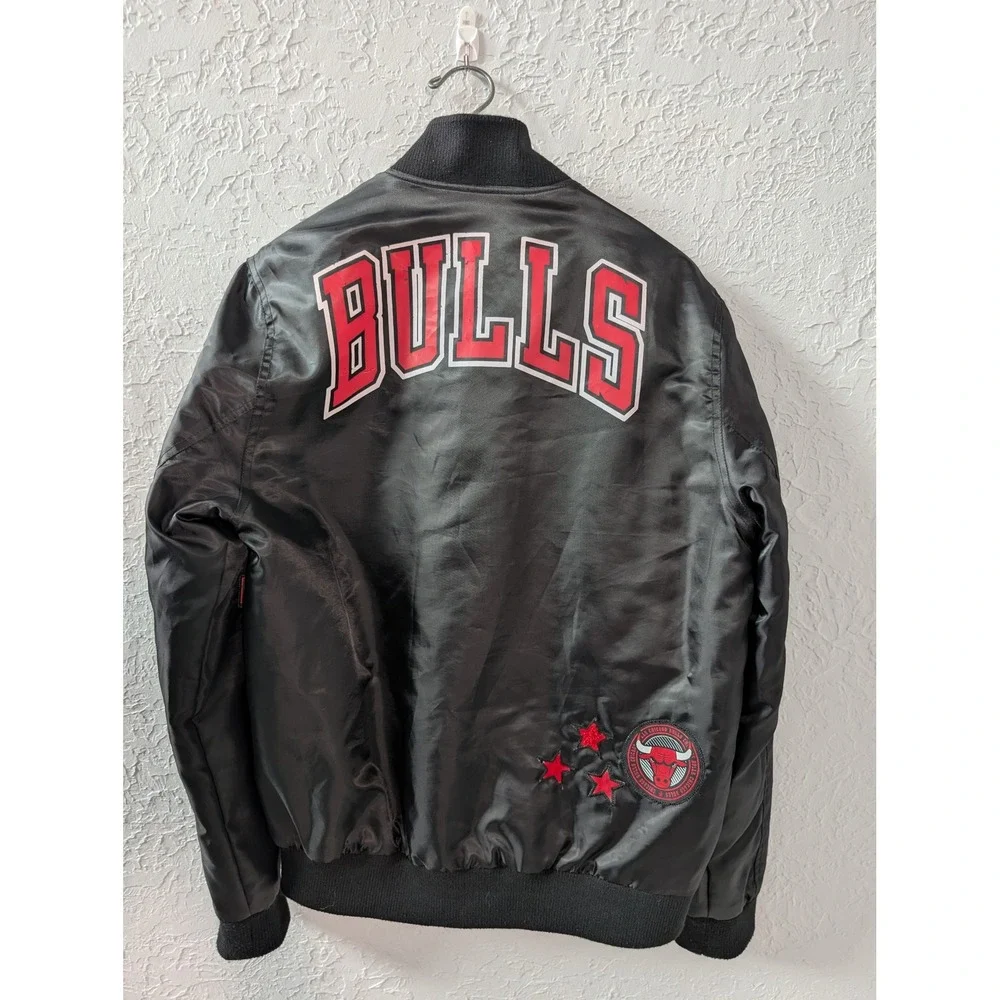 Y2K Style Chicago Bulls UNK NBA Satin Bomber Jacket Mens M Black Patch Full Zip